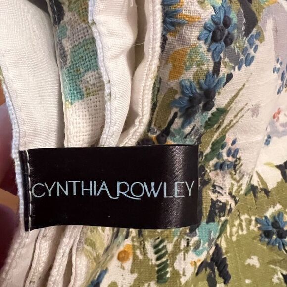 Cynthia Rowley rabbit print with embroidered flowers table runner - Picture 9 of 9